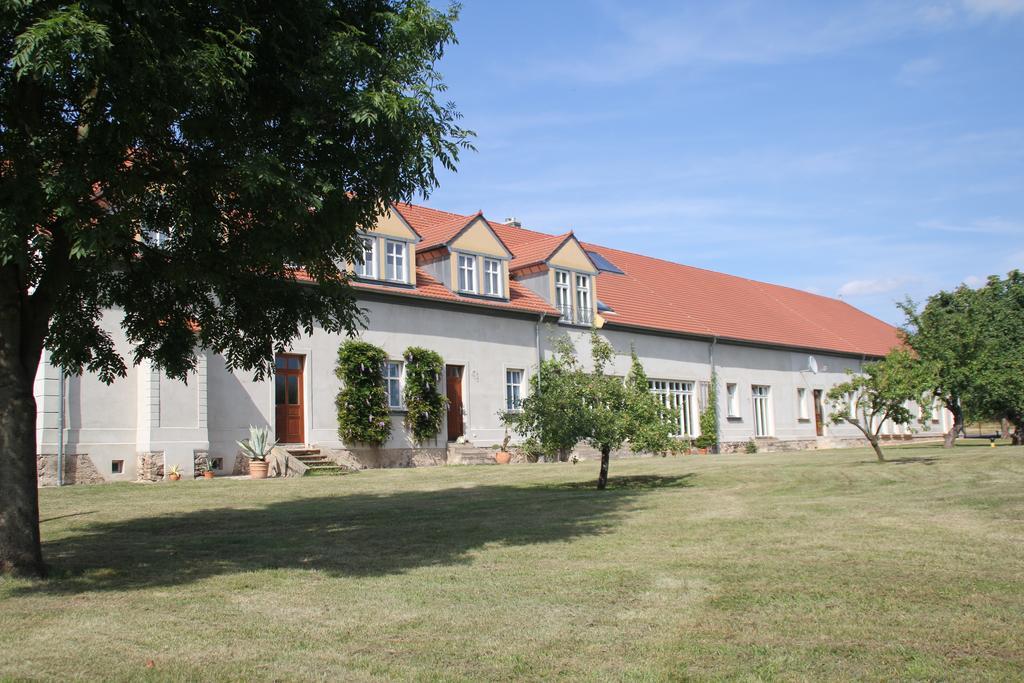 Отель Gutshof Sagritz Golssen Экстерьер фото