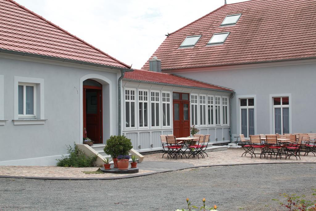 Отель Gutshof Sagritz Golssen Экстерьер фото
